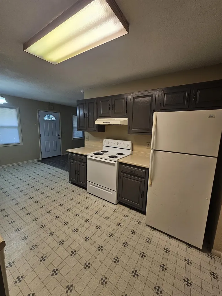 926 Money Avenue Augusta KS 67010
