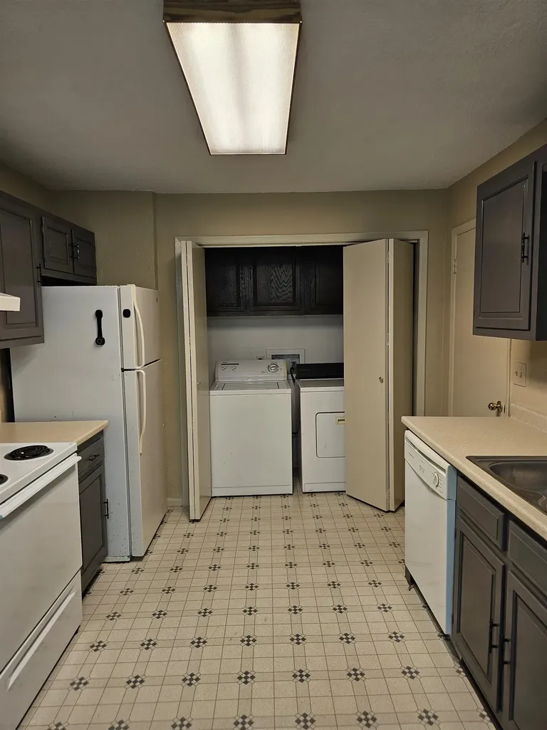 926 Money Avenue Augusta KS 67010