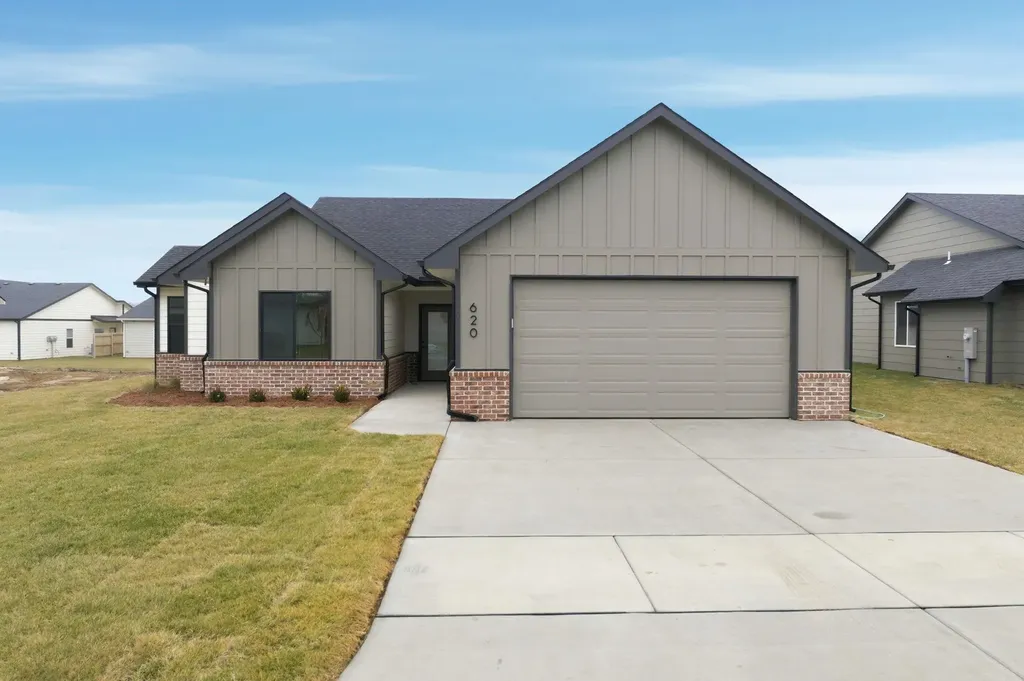 620 Elmwood Street Park City KS 67147-1124
