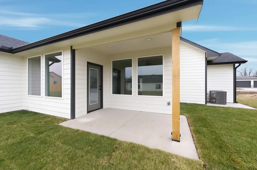 620 Elmwood Street Park City KS 67147-1124