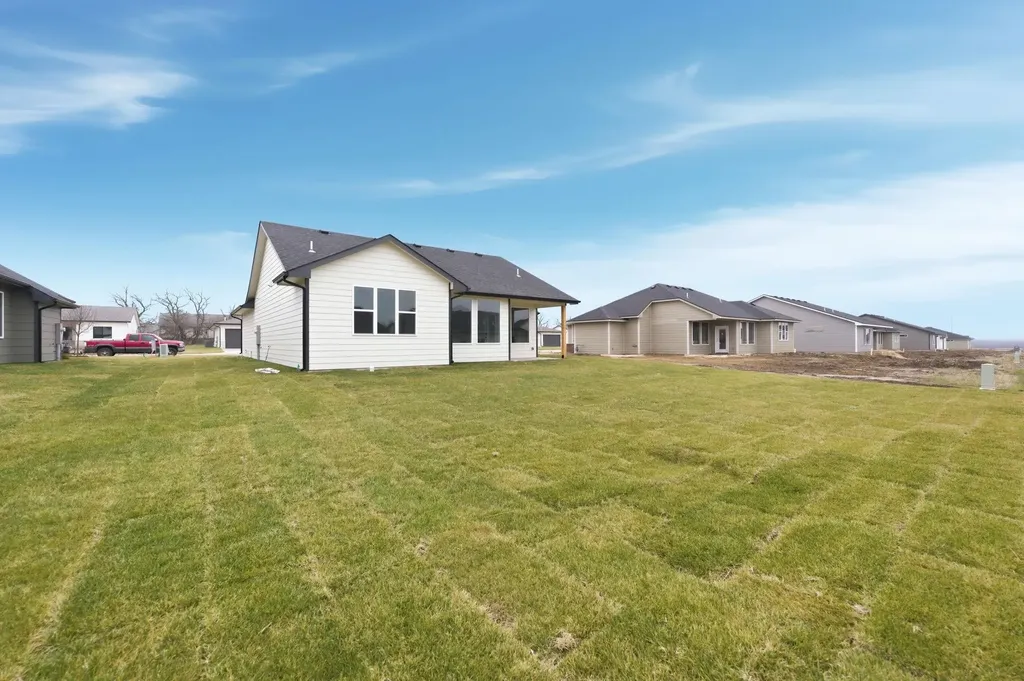620 Elmwood Street Park City KS 67147-1124