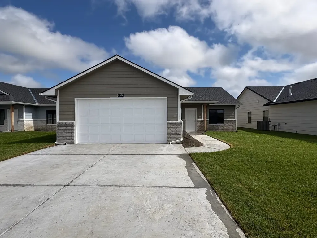 8980 E Forbes Circle Bel Aire KS 67226