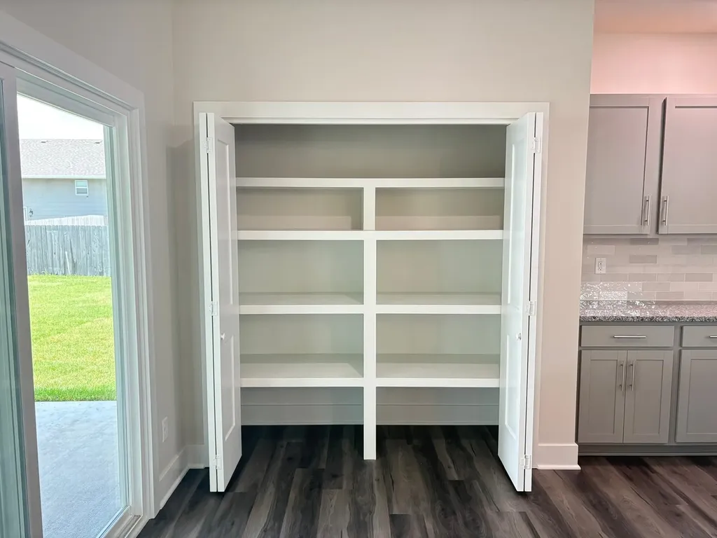 8980 E Forbes Circle Bel Aire KS 67226