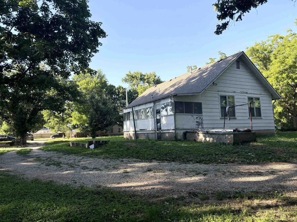 1029 N Orient El Dorado KS 67042
