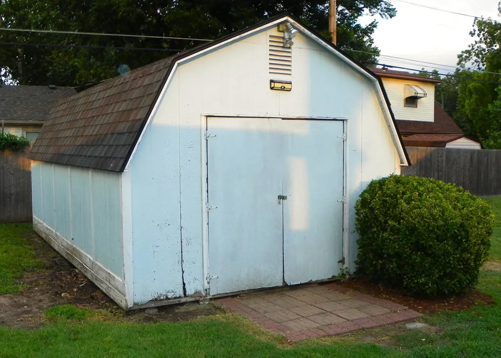 2646 S Pattie Avenue Wichita KS 67216-1242