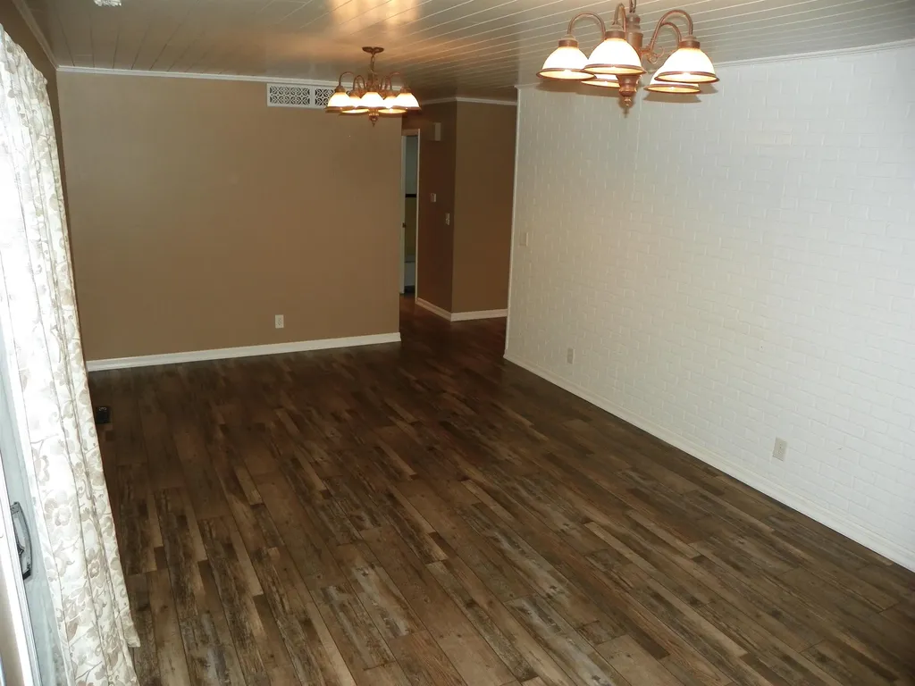 2646 S Pattie Avenue Wichita KS 67216-1242
