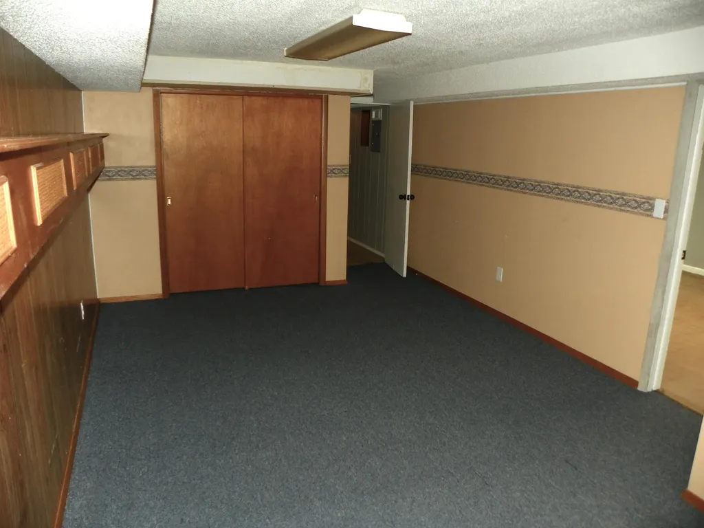 2646 S Pattie Avenue Wichita KS 67216-1242