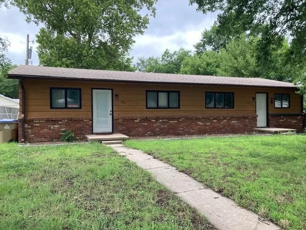 119-121 S Grant Clearwater KS 67026-0000