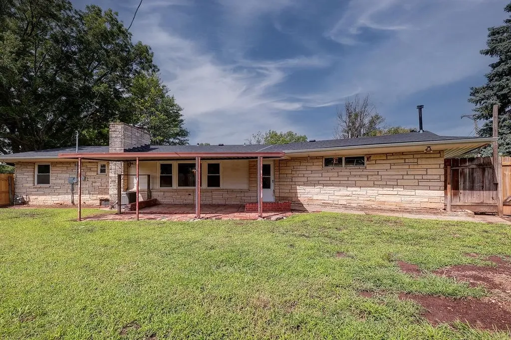 102 Highland Drive Arkansas City KS 67005