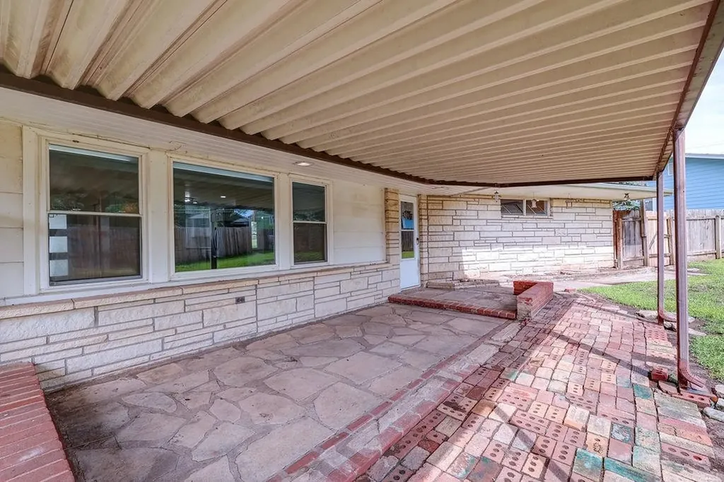 102 Highland Drive Arkansas City KS 67005