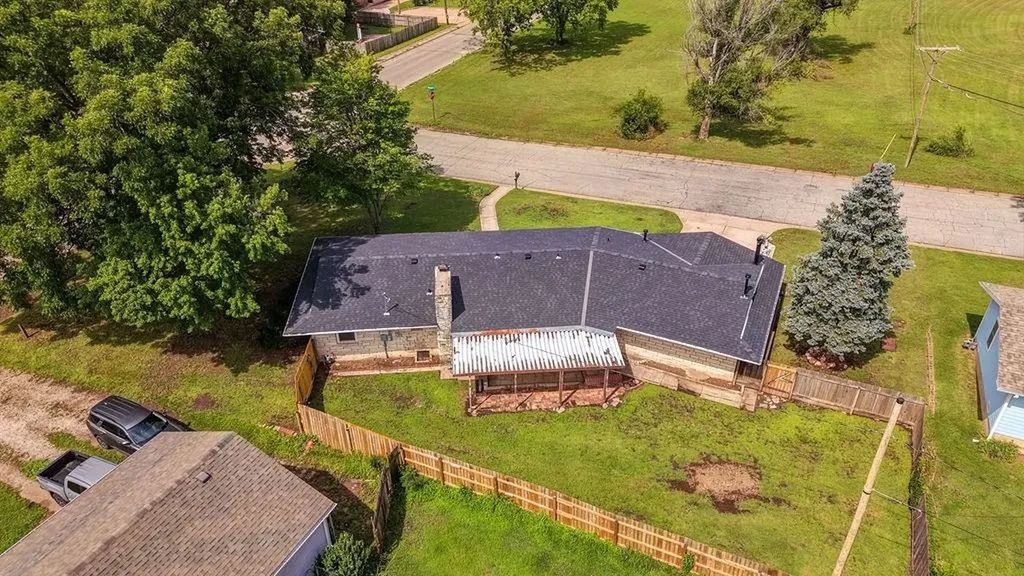 102 Highland Drive Arkansas City KS 67005