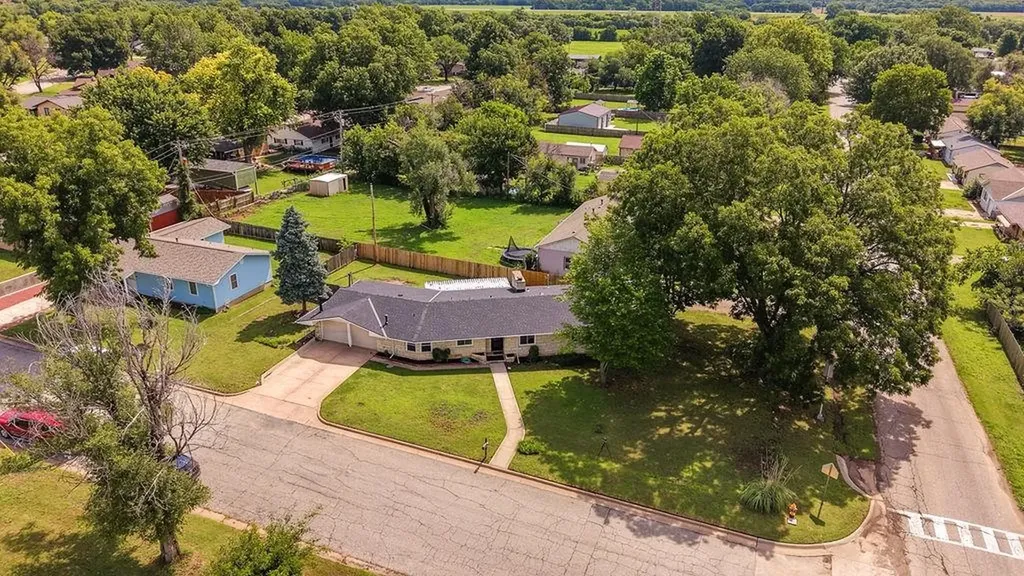 102 Highland Drive Arkansas City KS 67005
