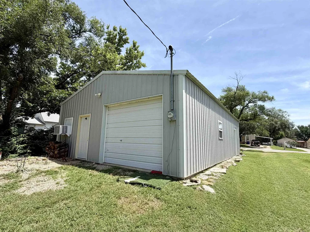 1510 N Main Street Eureka KS 67045