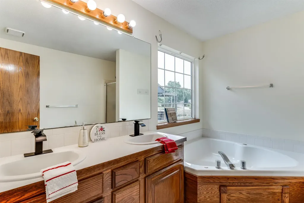 3737 N Whispering Brook Court Wichita KS 67220