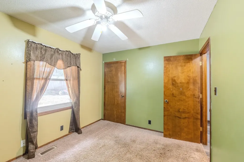 1003 Highland Drive Arkansas City KS 67005