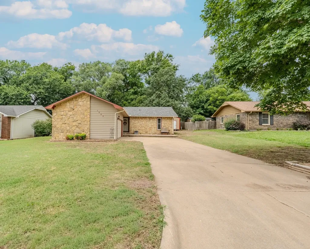 1003 Highland Drive Arkansas City KS 67005