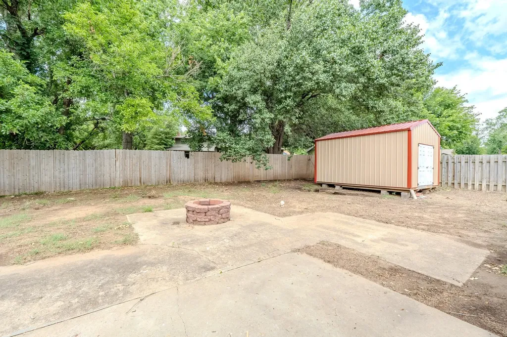 1003 Highland Drive Arkansas City KS 67005