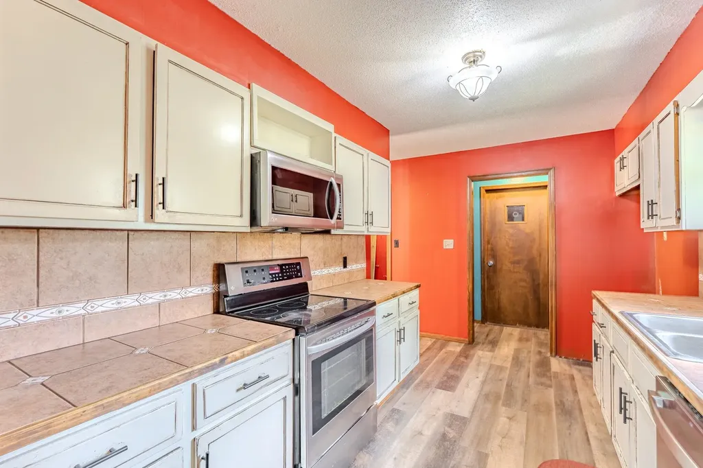 1003 Highland Drive Arkansas City KS 67005