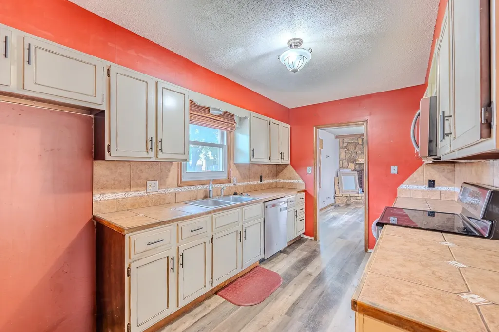 1003 Highland Drive Arkansas City KS 67005