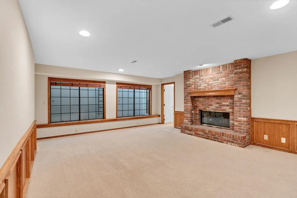8909 E Bradford Circle Wichita KS 67206