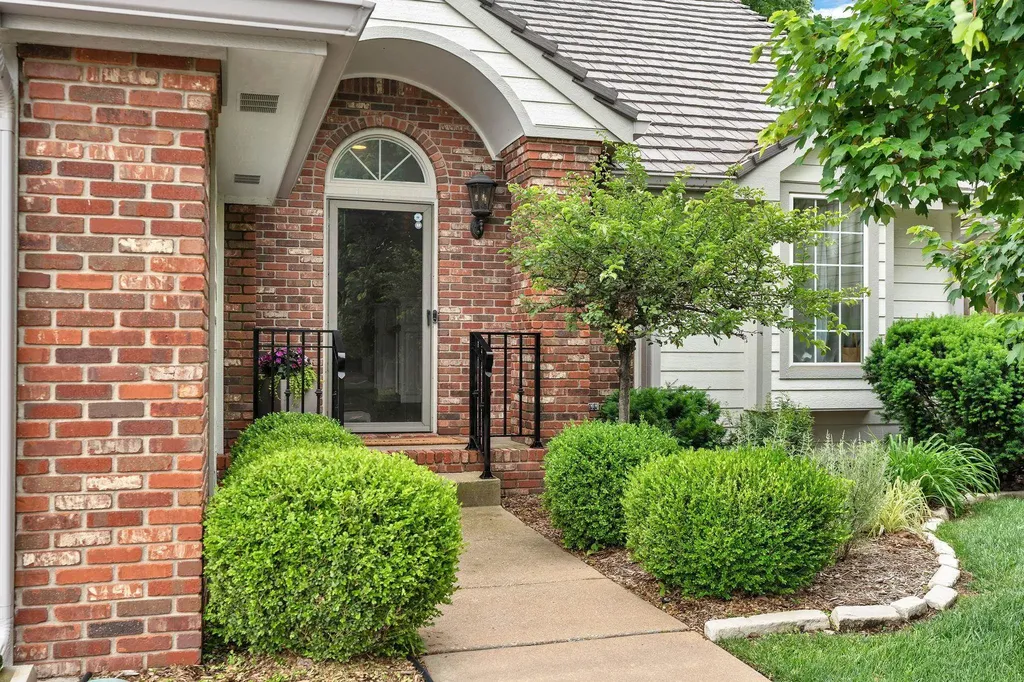 8909 E Bradford Circle Wichita KS 67206