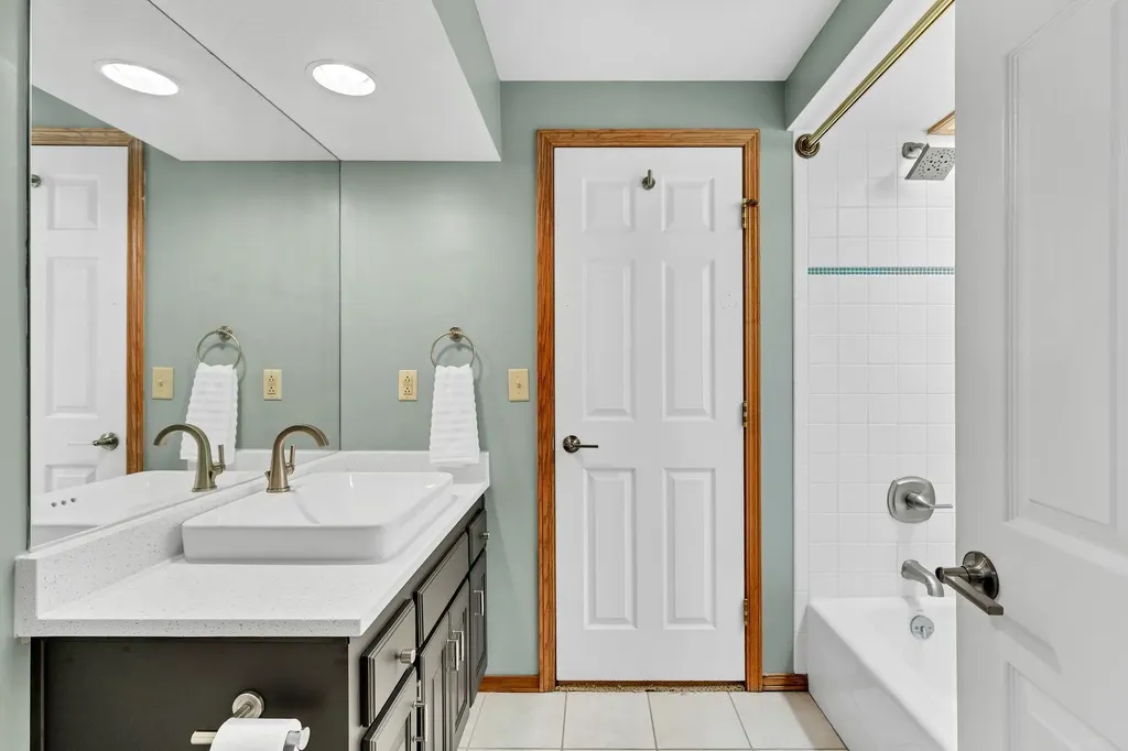 8909 E Bradford Circle Wichita KS 67206