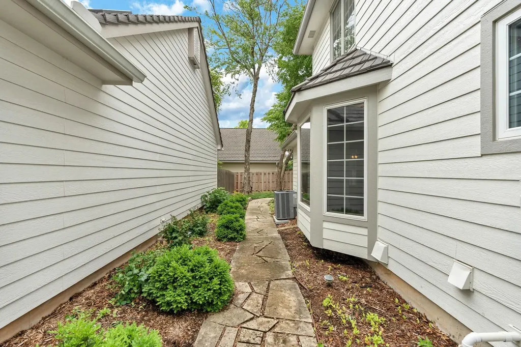 8909 E Bradford Circle Wichita KS 67206