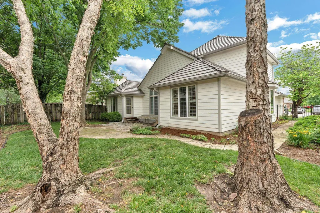 8909 E Bradford Circle Wichita KS 67206