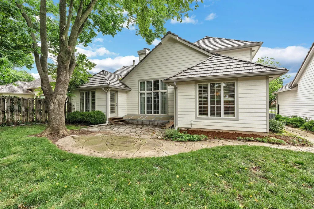 8909 E Bradford Circle Wichita KS 67206