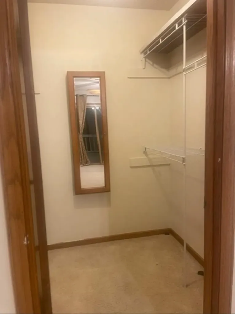 1037 N Lakewind Wichita KS 67212