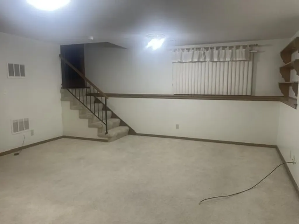 1037 N Lakewind Wichita KS 67212