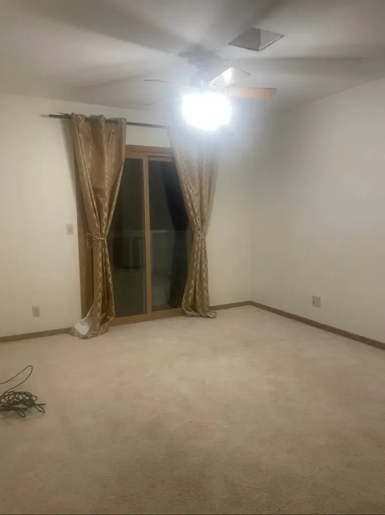 1037 N Lakewind Wichita KS 67212