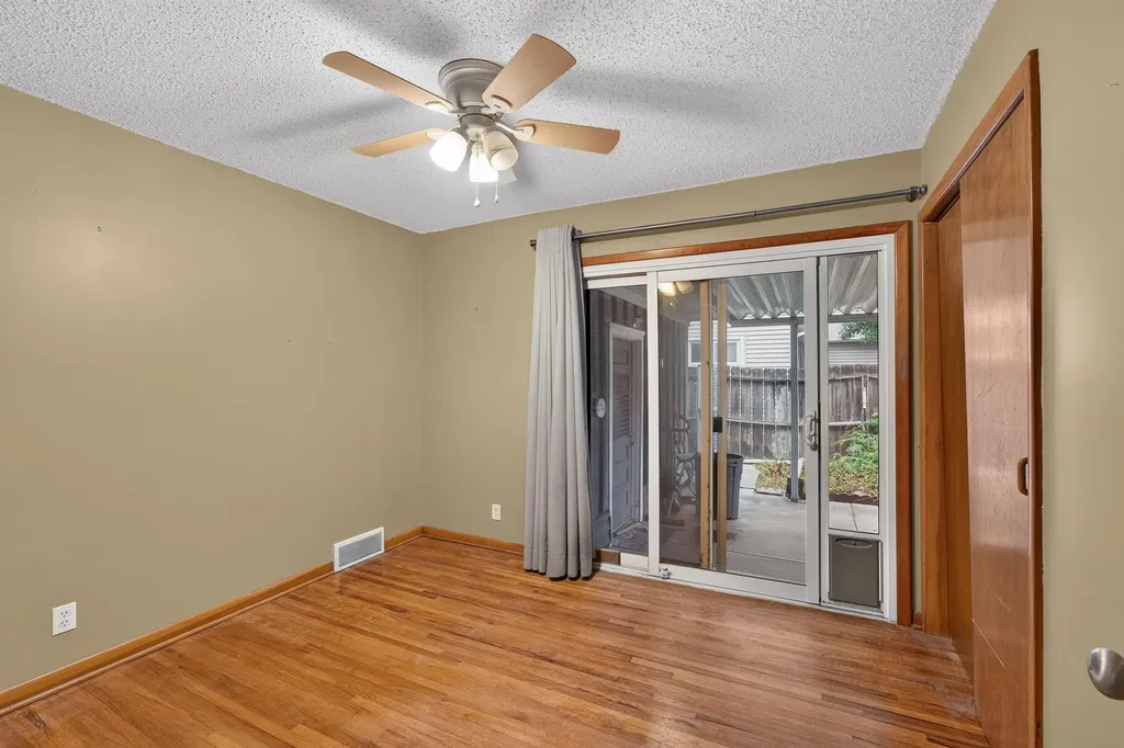 2218 S Elpyco Wichita KS 67218