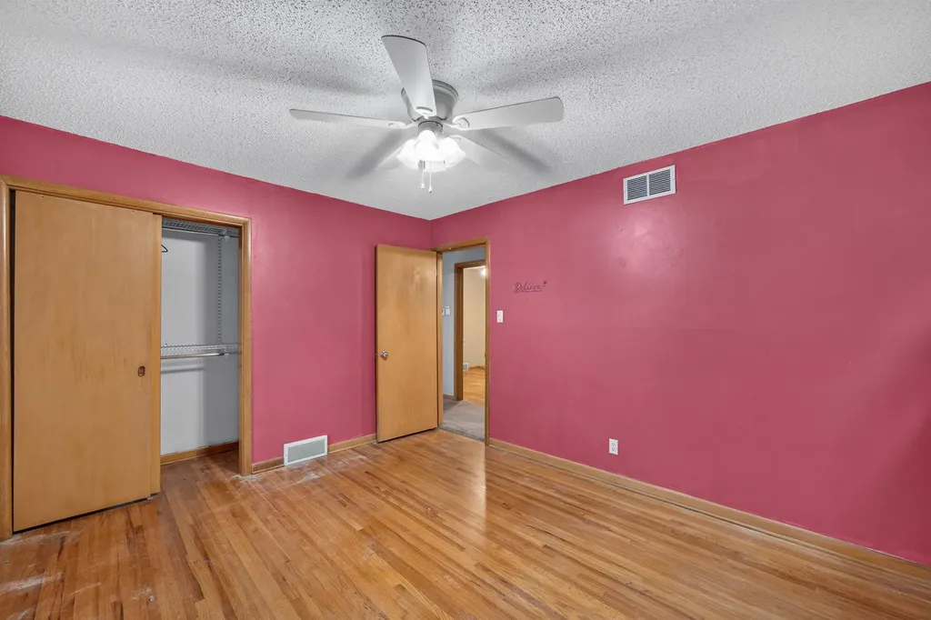 2218 S Elpyco Wichita KS 67218