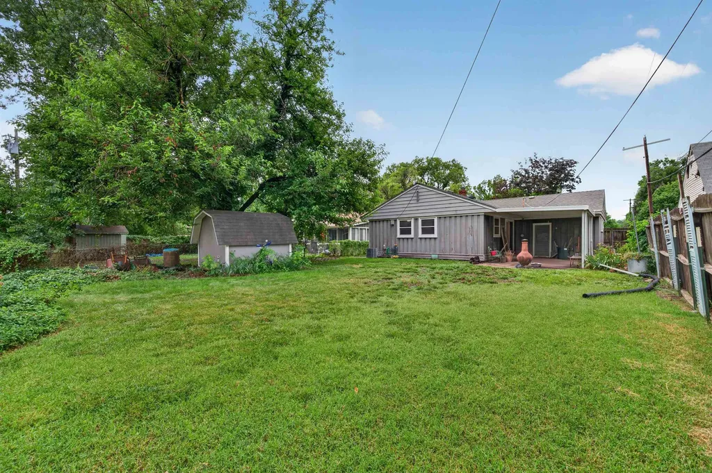 2218 S Elpyco Wichita KS 67218