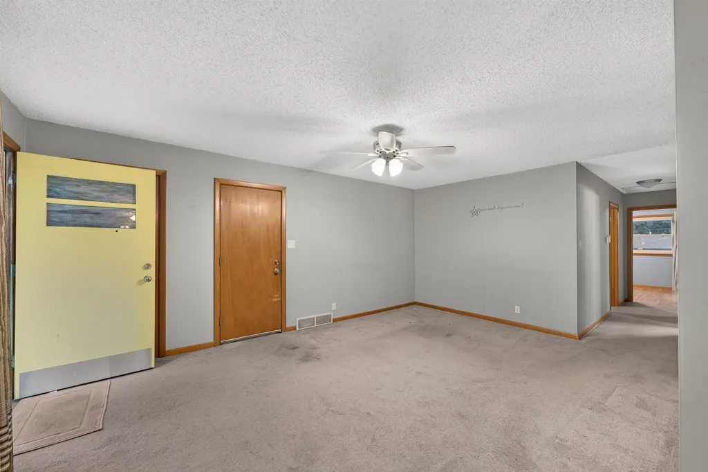 2218 S Elpyco Wichita KS 67218