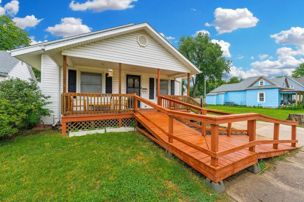 519 N C Wellington KS 67152