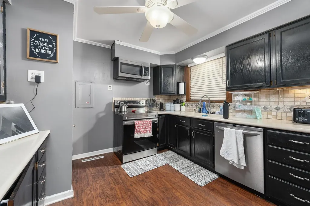 519 N C Wellington KS 67152
