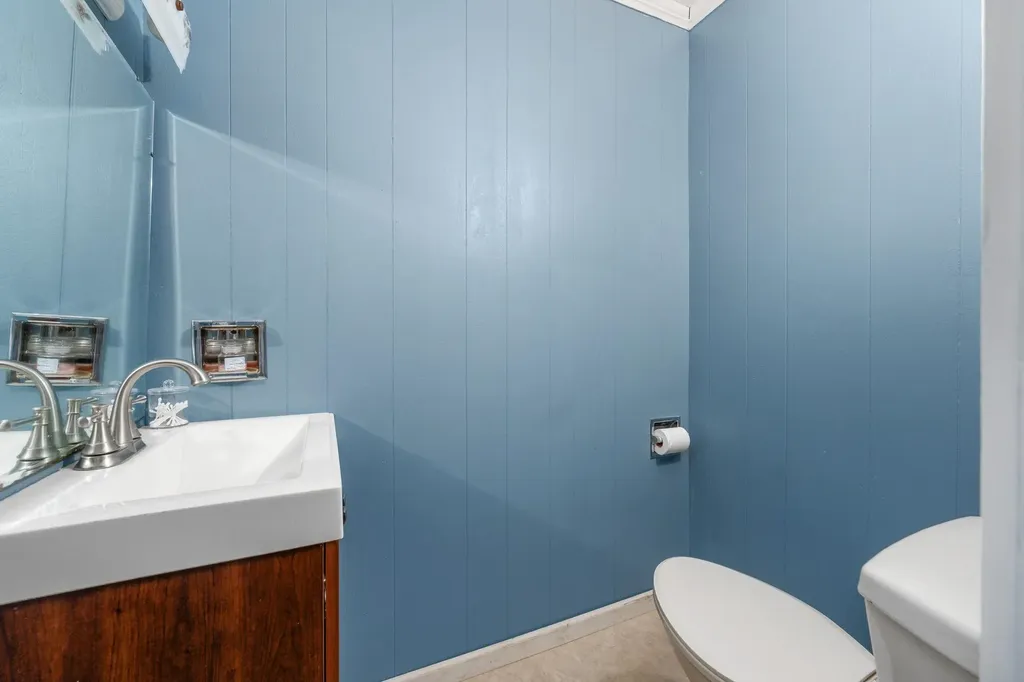 519 N C Wellington KS 67152