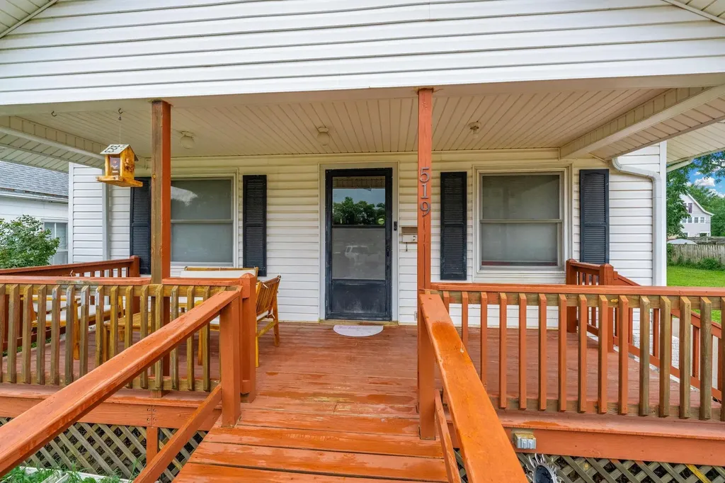 519 N C Wellington KS 67152