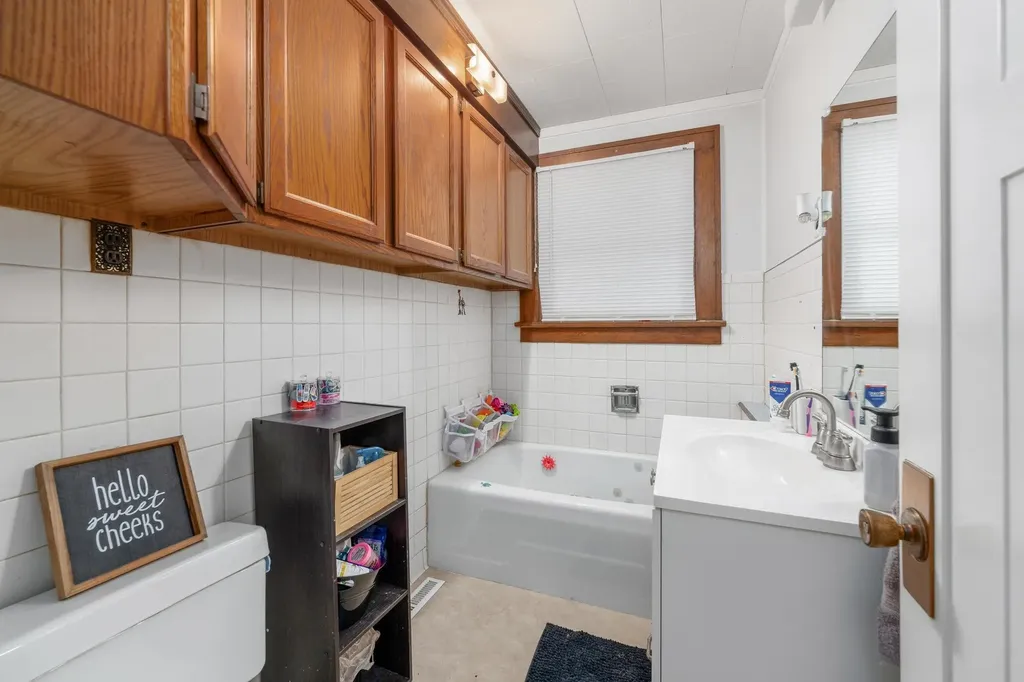 519 N C Wellington KS 67152