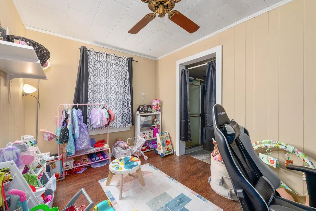 519 N C Wellington KS 67152
