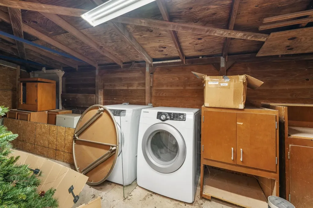 519 N C Wellington KS 67152