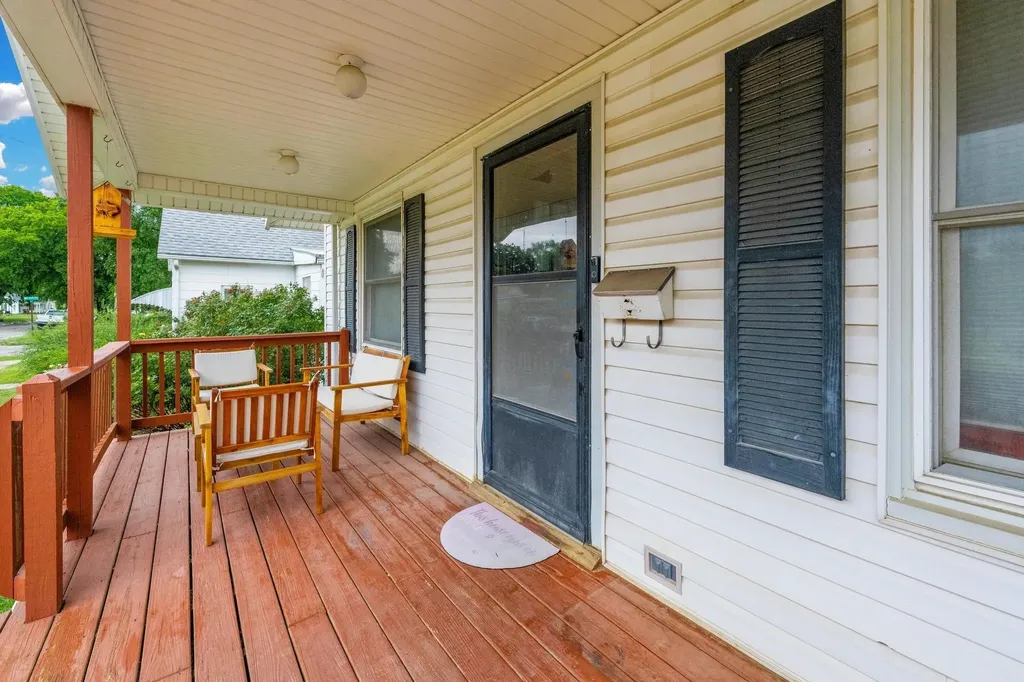 519 N C Wellington KS 67152