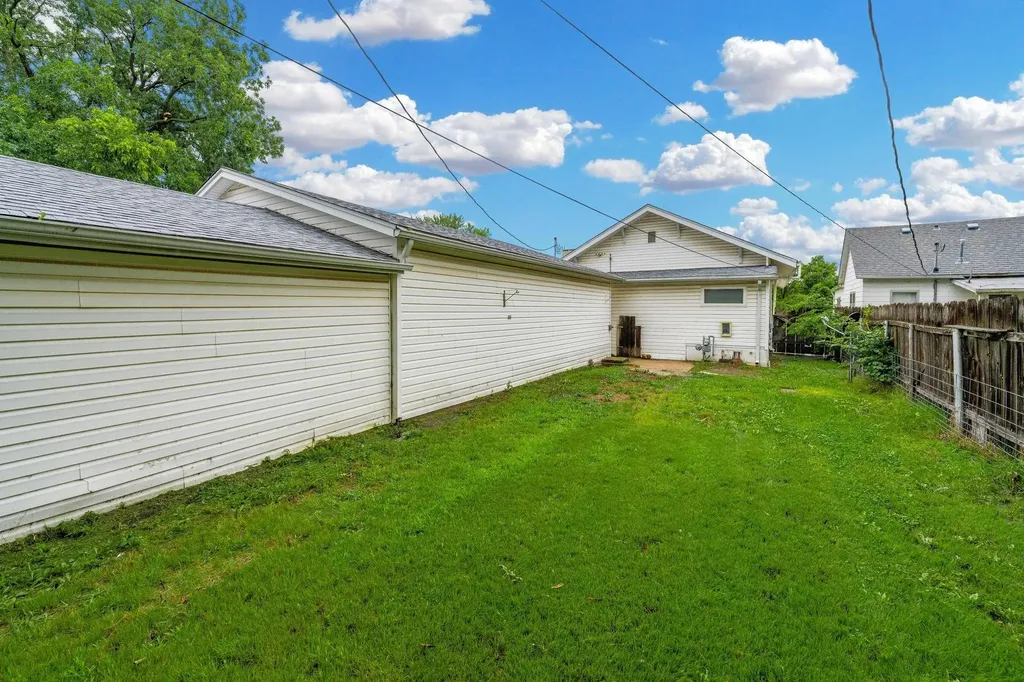 519 N C Wellington KS 67152