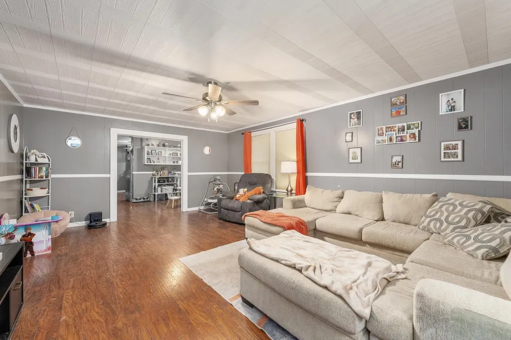 519 N C Wellington KS 67152