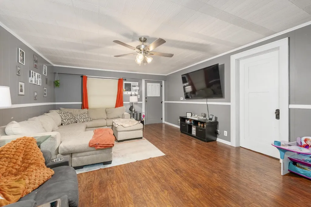 519 N C Wellington KS 67152