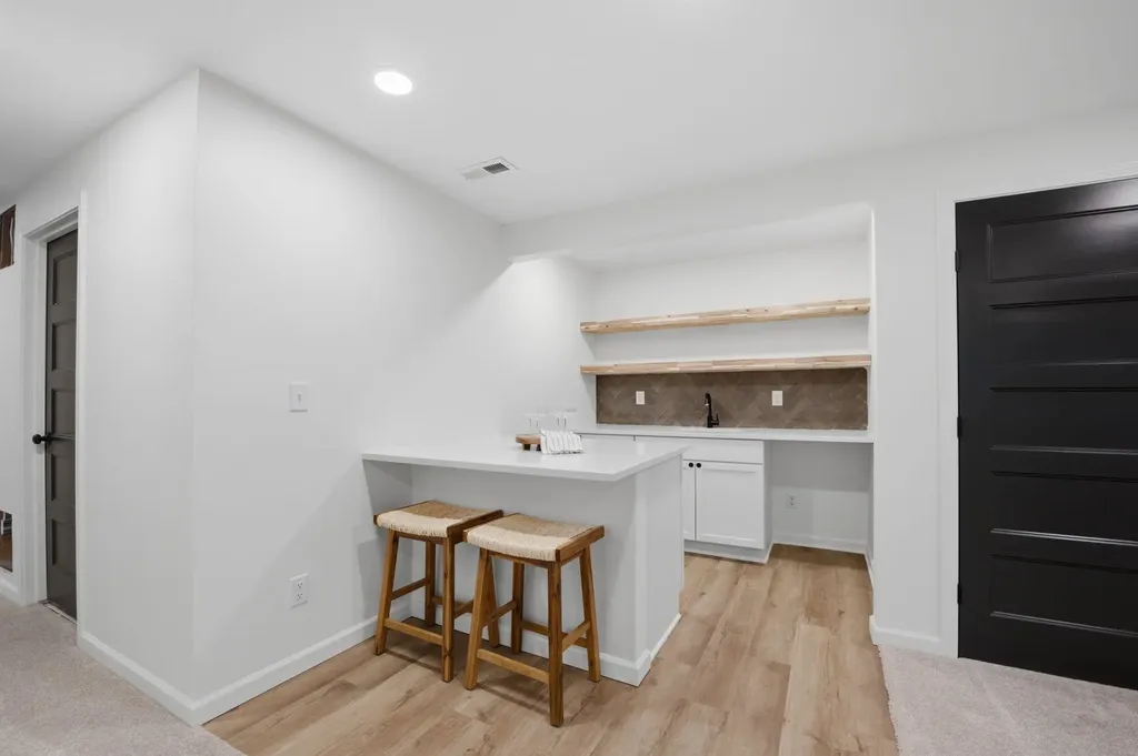 2639 N Woodridge Wichita KS 67226