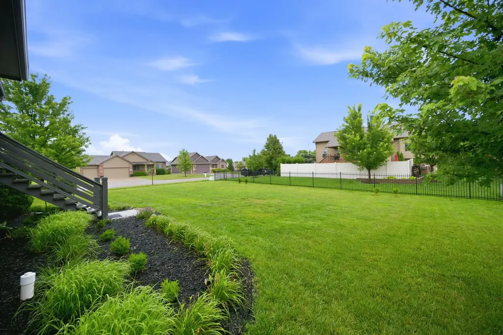 2639 N Woodridge Wichita KS 67226