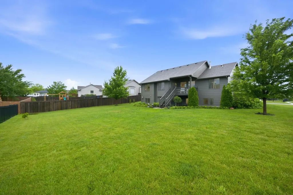 2639 N Woodridge Wichita KS 67226
